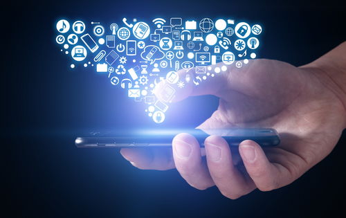 利用職務之便盜用手機號牟利，電商營業員被判拘役